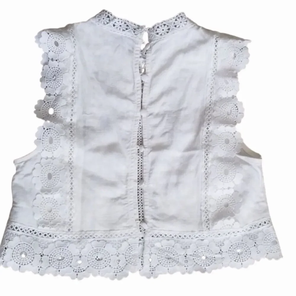 Forever 21 White Cream Embroidered Floral Eyelet Lace Crop Top Boho Cottagecore - Picture 3 of 6